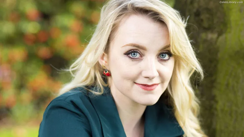 Evanna Lynch photo 15 of 389
