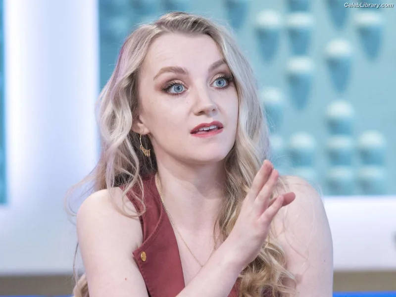 Evanna Lynch photo 20 of 389