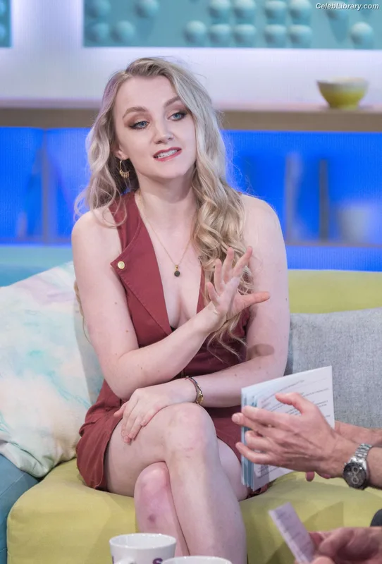 Evanna Lynch photo 9 of 389