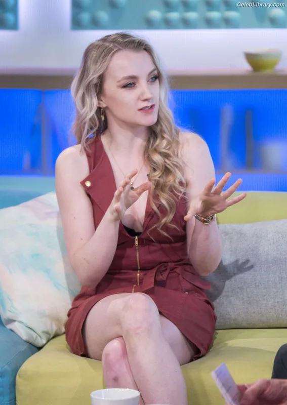 Evanna Lynch photo 11 of 389