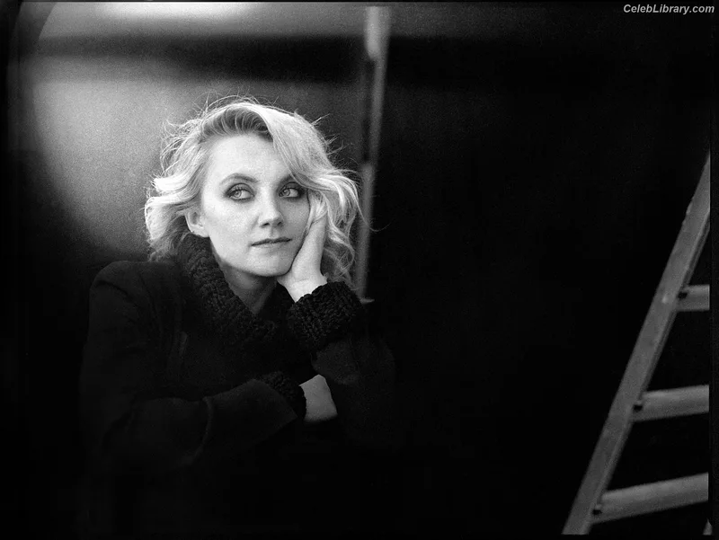 Evanna Lynch photo 18 of 389