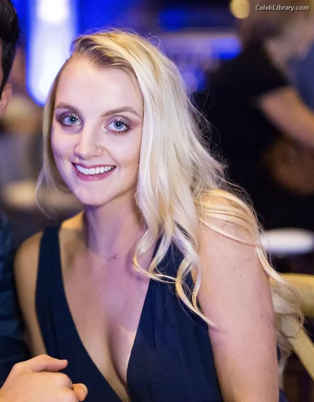 Evanna Lynch photo 23 of 389
