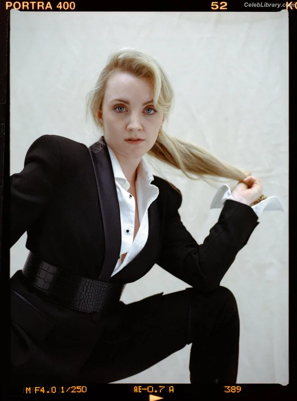 Evanna Lynch photo 6 of 389