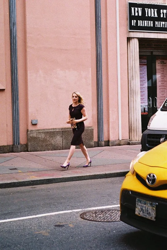 Evanna Lynch photo 9 of 389