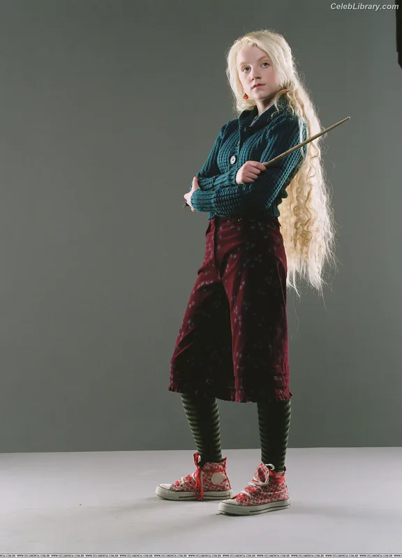 Evanna Lynch photo 16 of 389