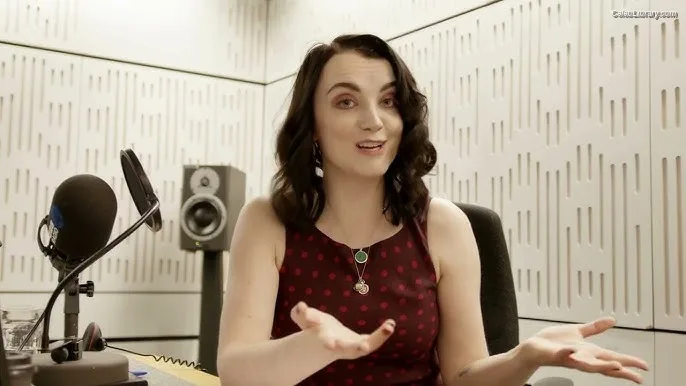 Evanna Lynch photo 19 of 389