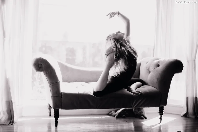 Evanna Lynch photo 21 of 389