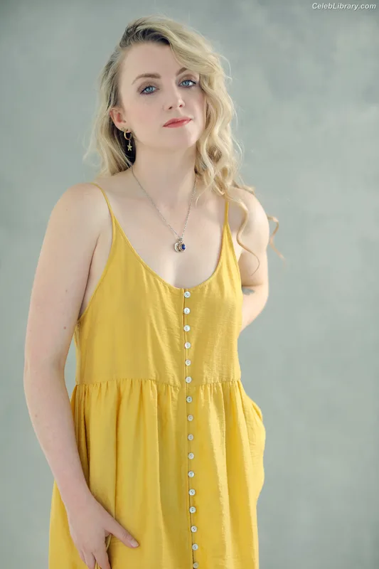 Evanna Lynch photo 7 of 389