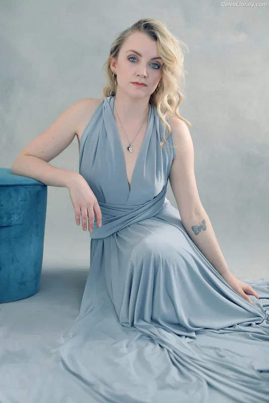 Evanna Lynch photo 8 of 389