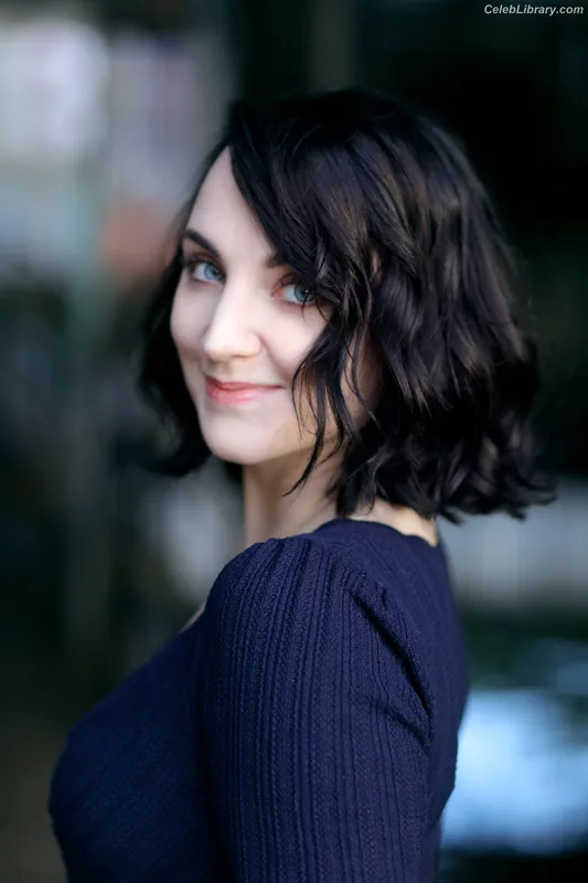 Evanna Lynch photo 9 of 389