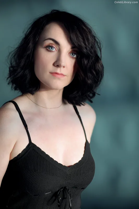 Evanna Lynch photo 13 of 389