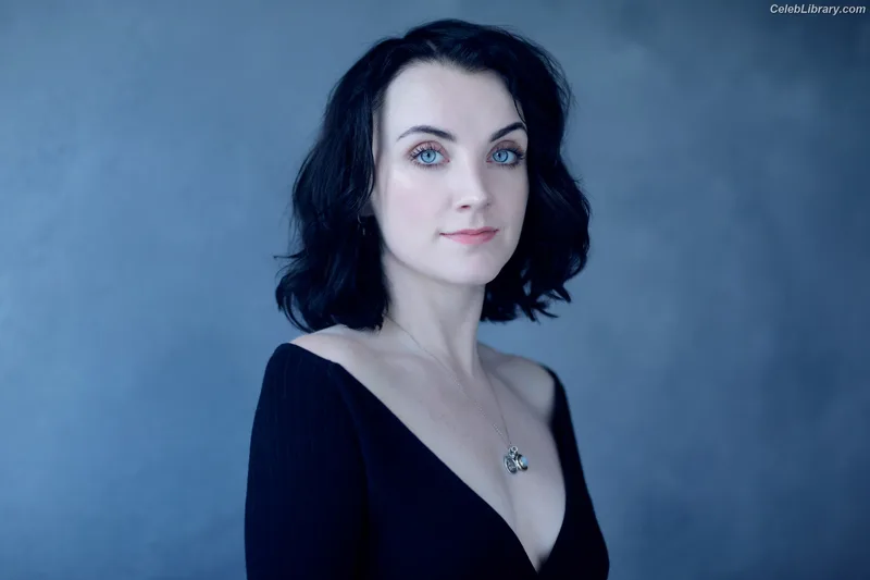 Evanna Lynch photo 16 of 389