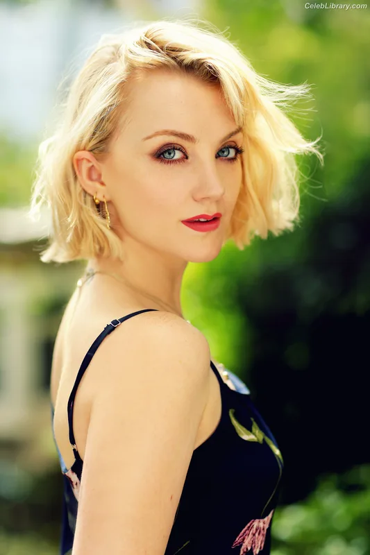 Evanna Lynch photo 21 of 389