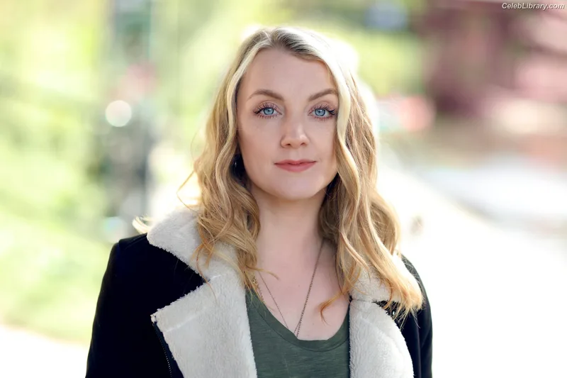Evanna Lynch photo 1 of 389