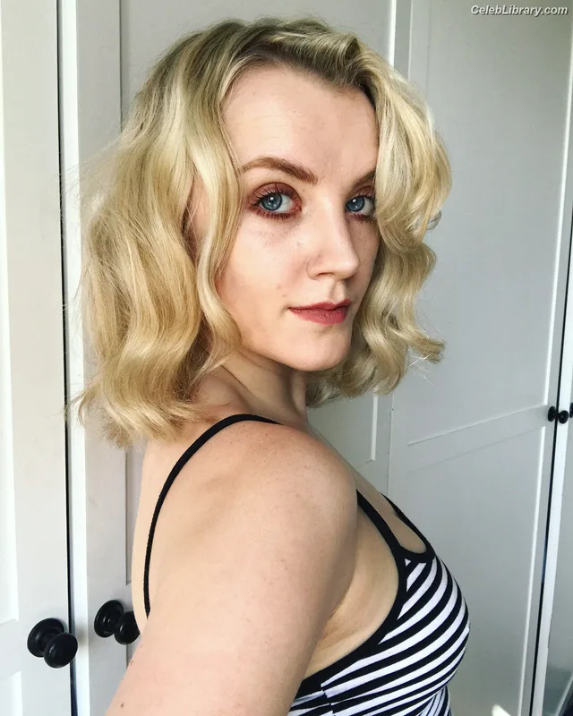 Evanna Lynch photo 16 of 389