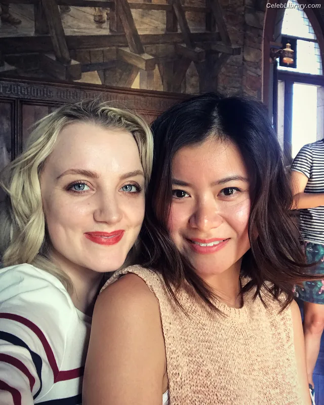 Evanna Lynch photo 17 of 389