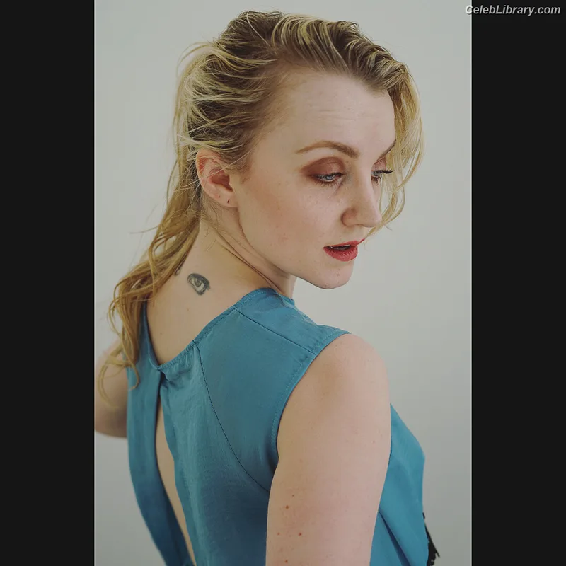 Evanna Lynch photo 21 of 389