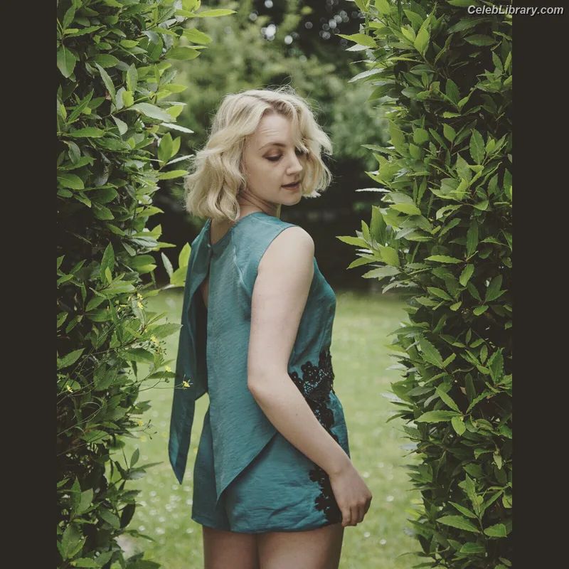 Evanna Lynch photo 22 of 389