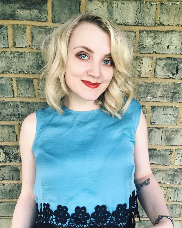 Evanna Lynch photo 24 of 389