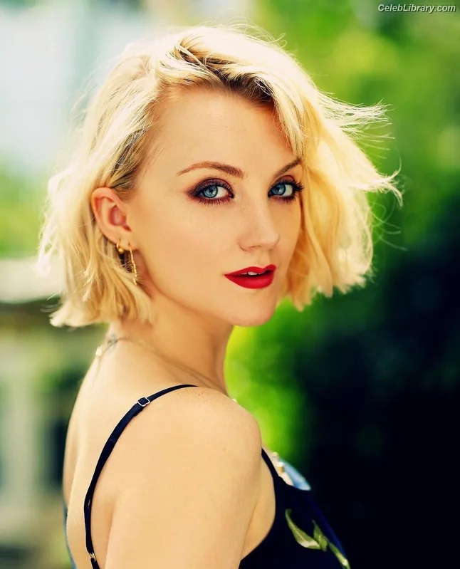 Evanna Lynch photo 3 of 389