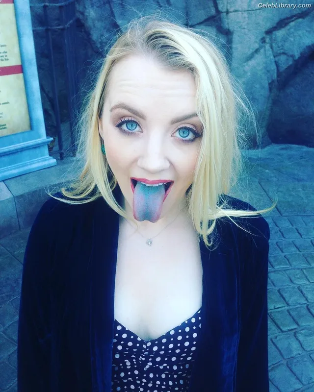 Evanna Lynch photo 18 of 389