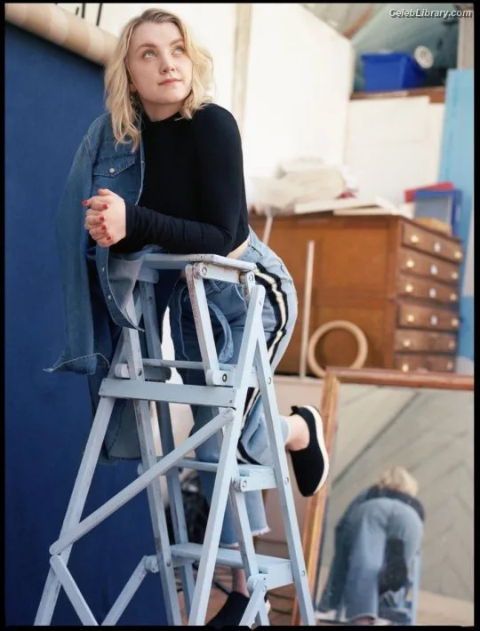 Evanna Lynch photo 22 of 389