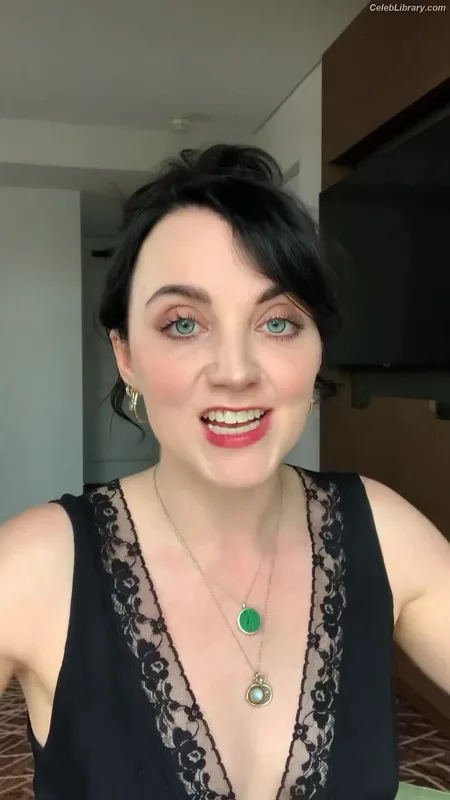 Evanna Lynch photo 10 of 389