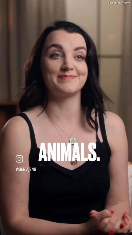 Evanna Lynch photo 19 of 389