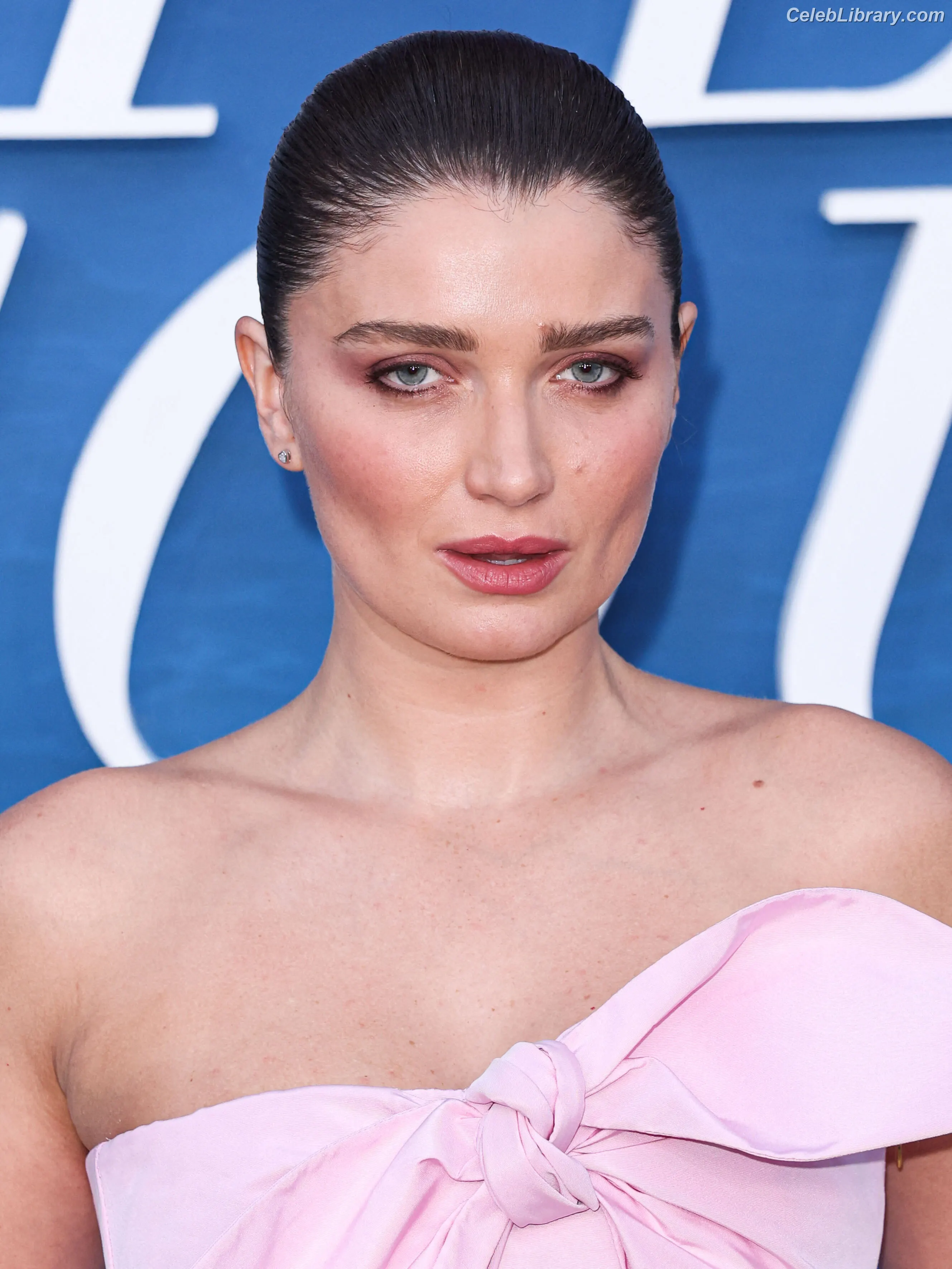 Eve Hewson photo 11 of 289