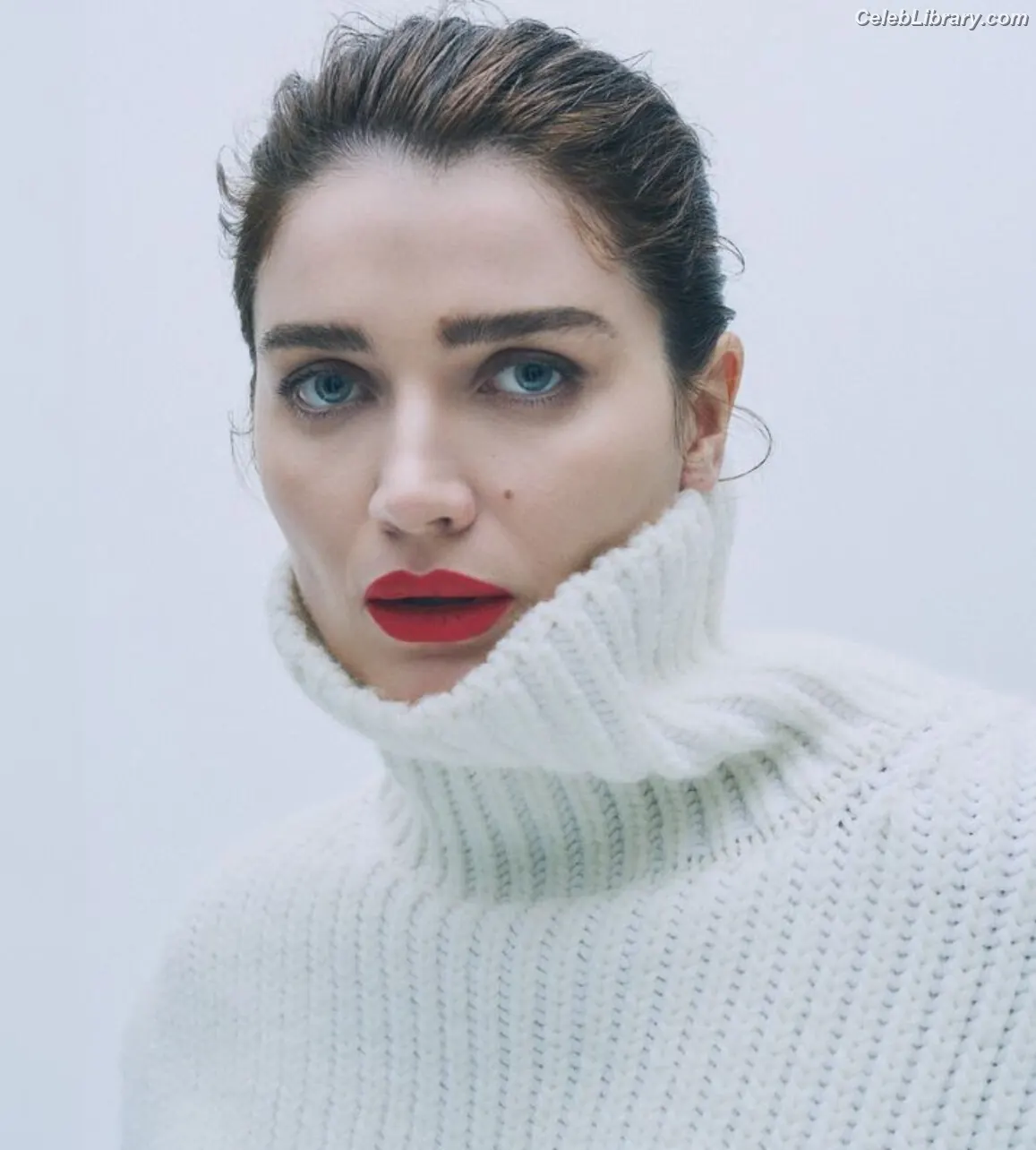 Eve Hewson photo 22 of 289