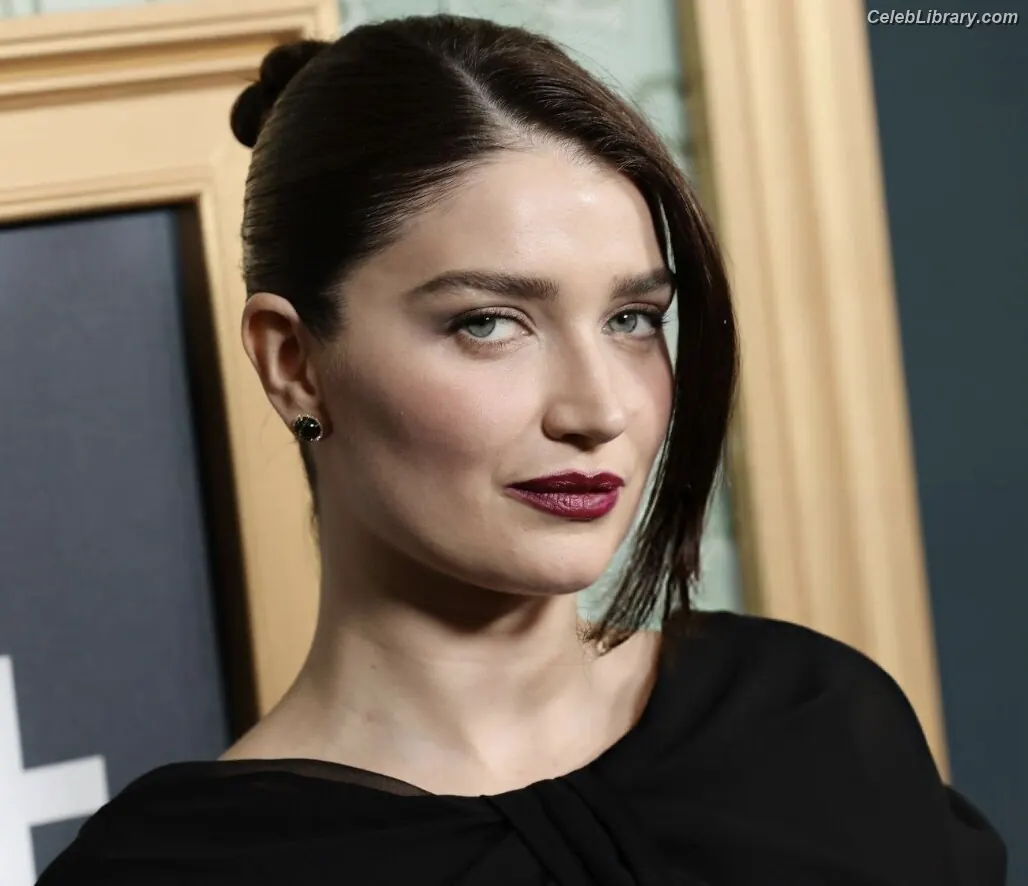 Eve Hewson photo 10 of 289