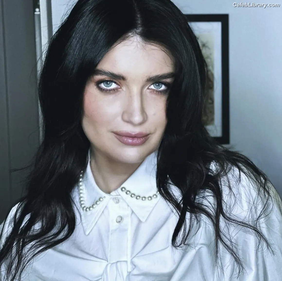 Eve Hewson photo 18 of 289