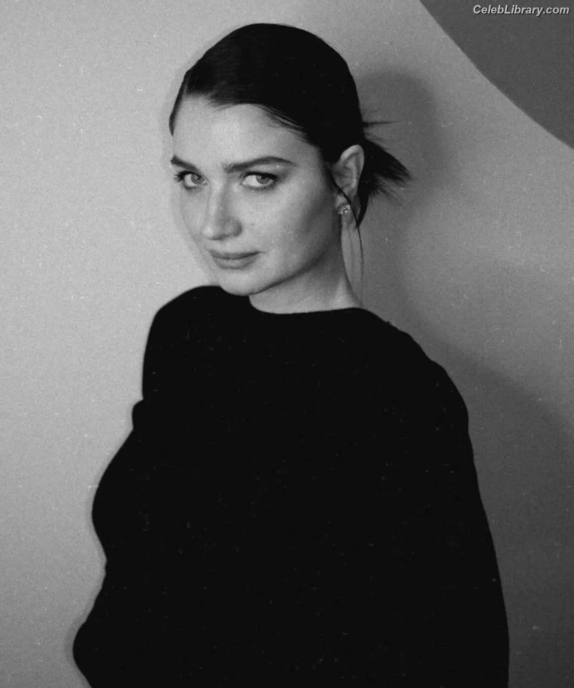 Eve Hewson photo 21 of 289