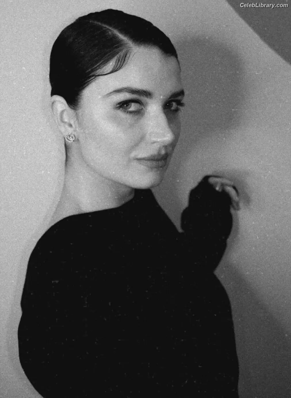 Eve Hewson photo 22 of 289