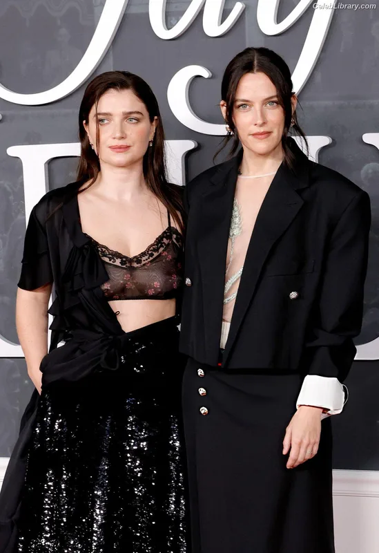 Eve Hewson photo 23 of 290