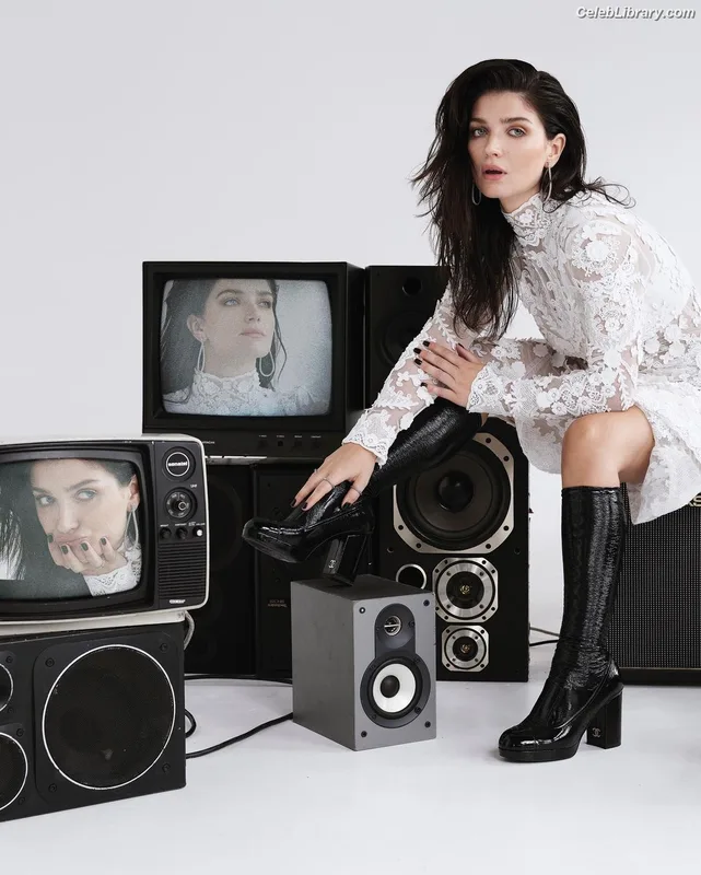 Eve Hewson photo 24 of 290