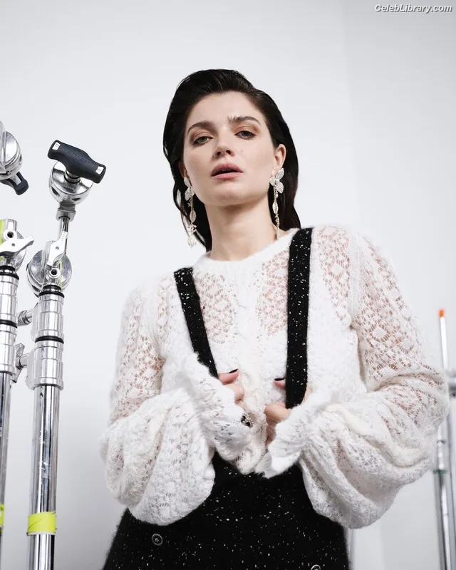 Eve Hewson photo 8 of 290
