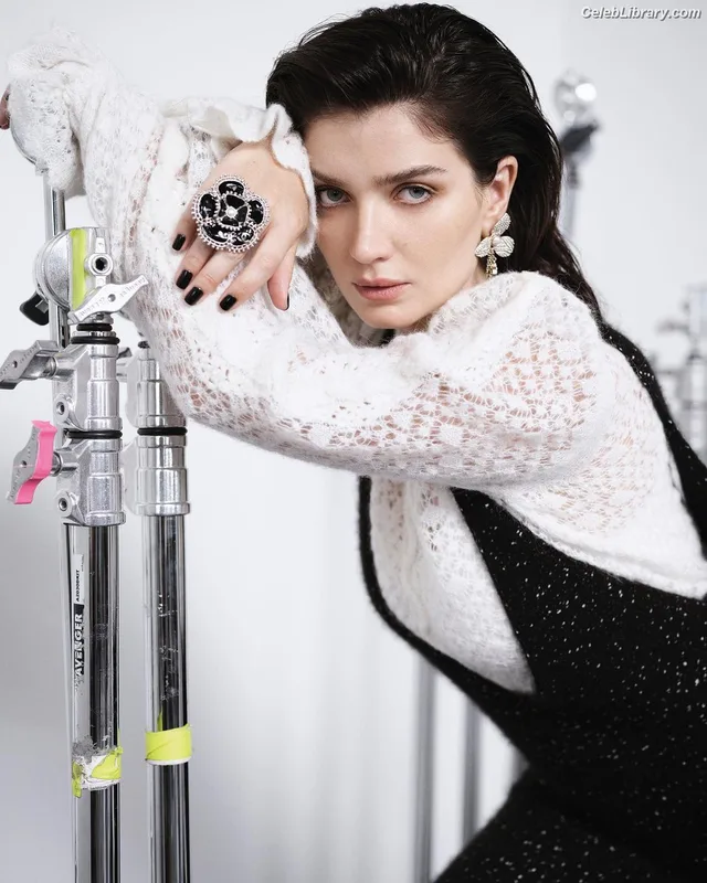 Eve Hewson photo 9 of 290