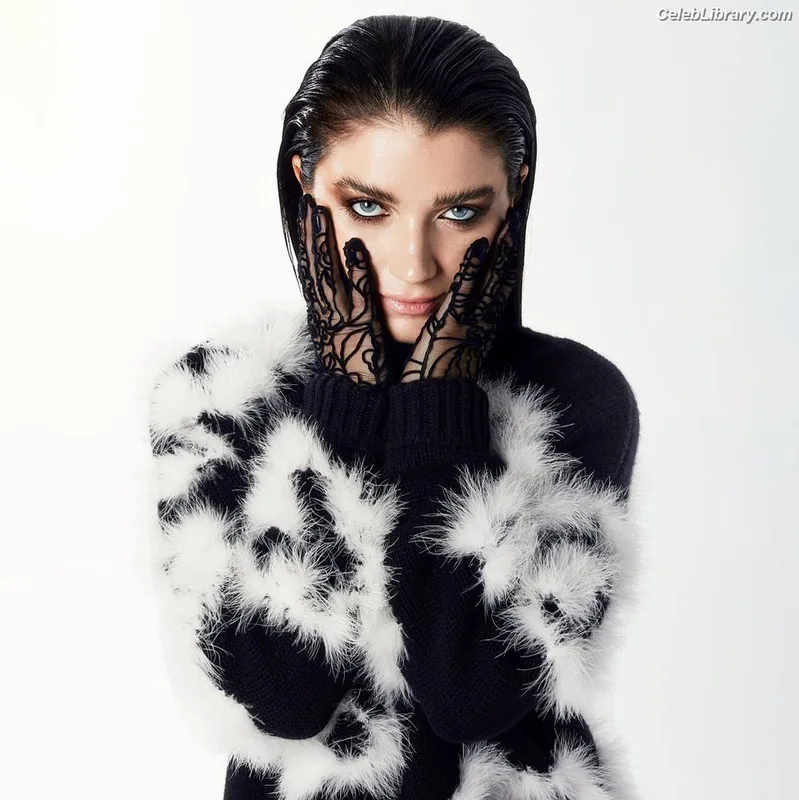 Eve Hewson photo 10 of 290