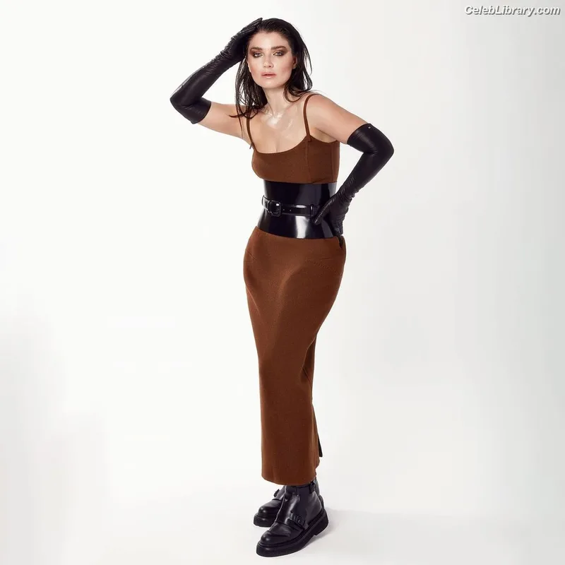 Eve Hewson photo 11 of 290