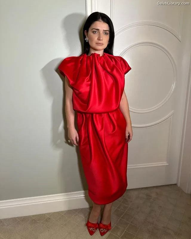Eve Hewson photo 15 of 290