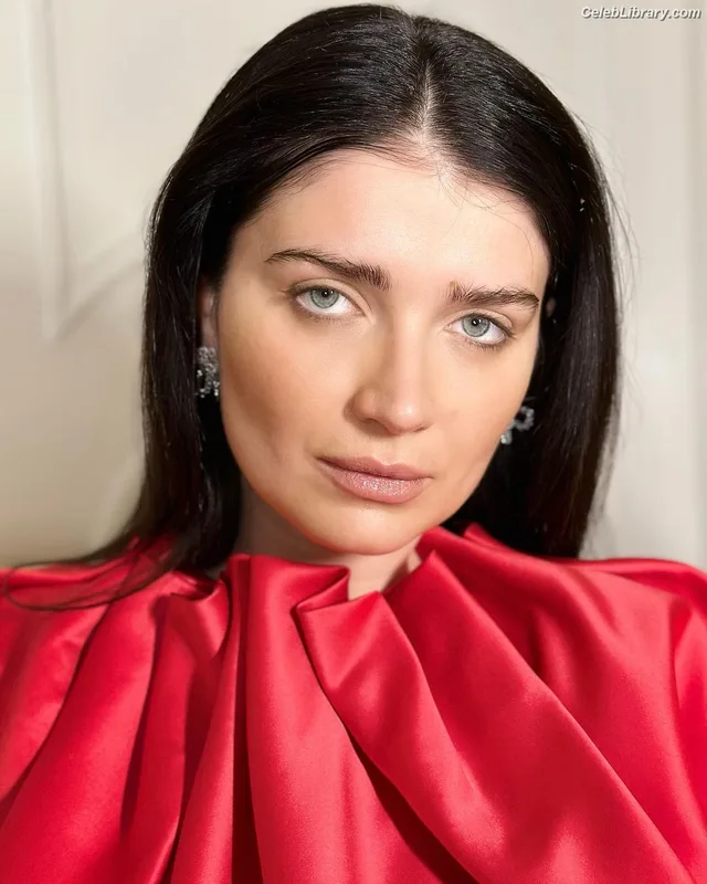 Eve Hewson photo 16 of 290