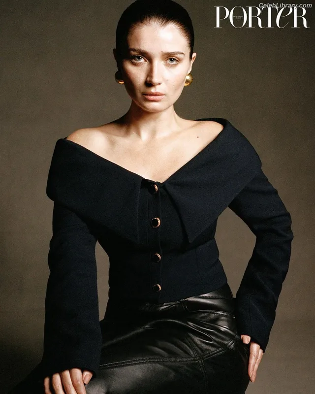Eve Hewson photo 1 of 290