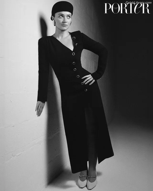 Eve Hewson photo 2 of 290