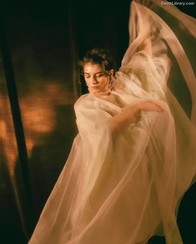 Eve Hewson photo 18 of 290