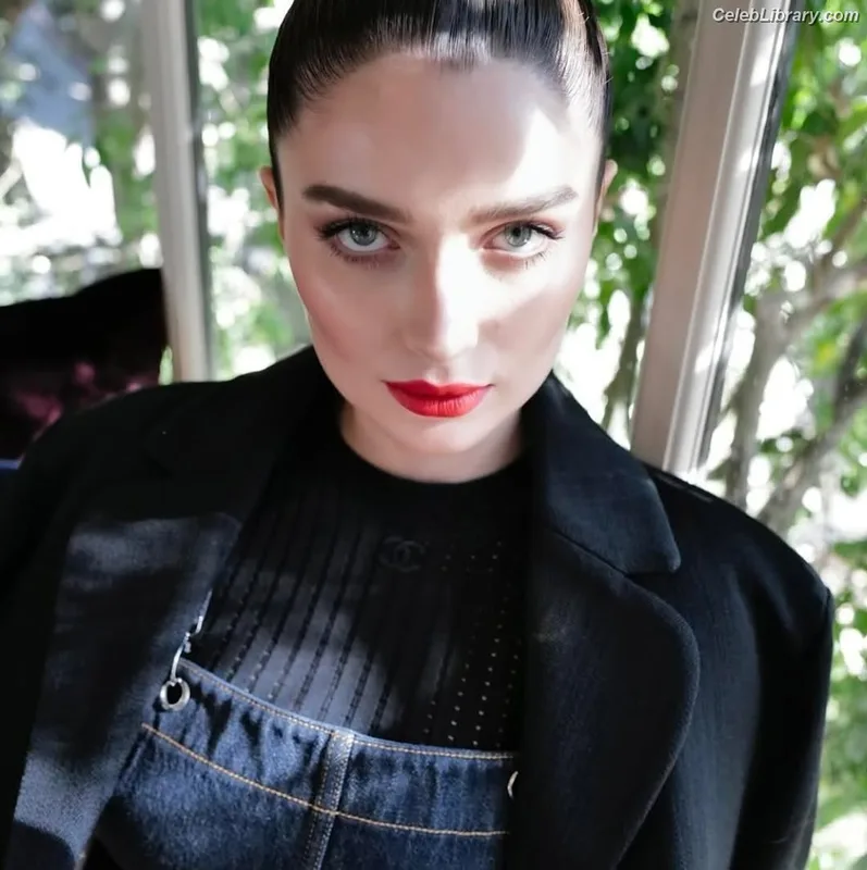 Eve Hewson photo 22 of 290