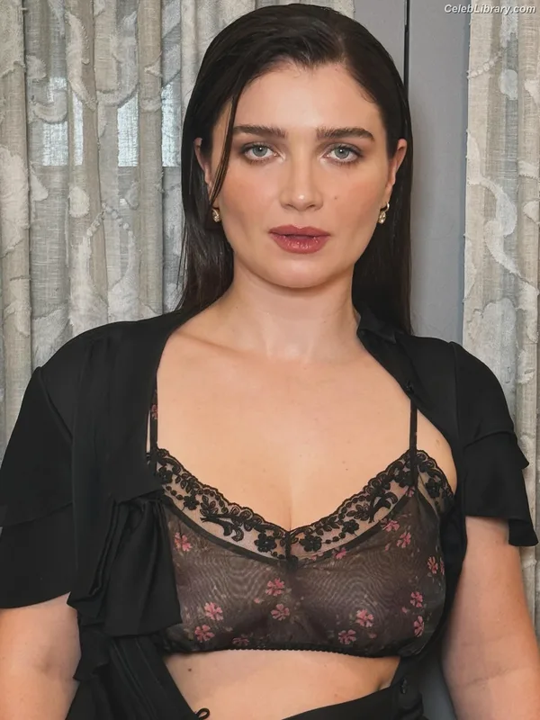 Eve Hewson photo 8 of 290
