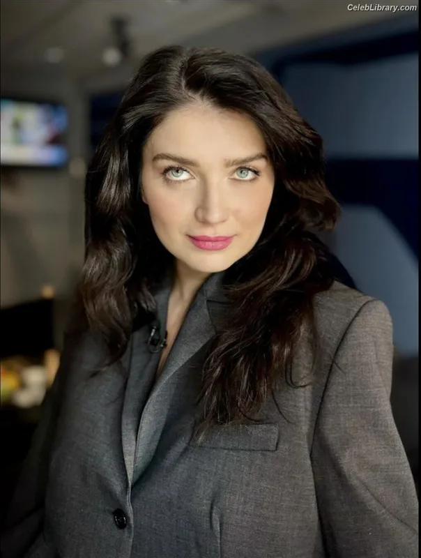Eve Hewson photo 24 of 290