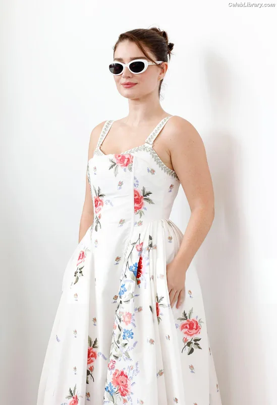 Eve Hewson photo 17 of 290