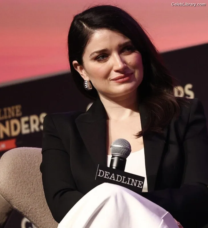 Eve Hewson photo 20 of 290